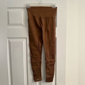 Set Active Sculptflex Leggings and Sportsbra in Penny